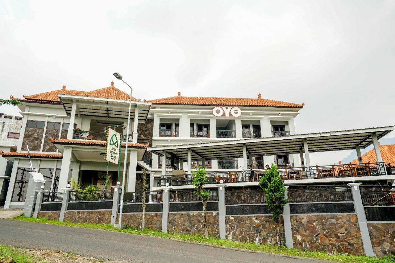 Avila Ketapan Rame Hotel Prigen Exterior photo